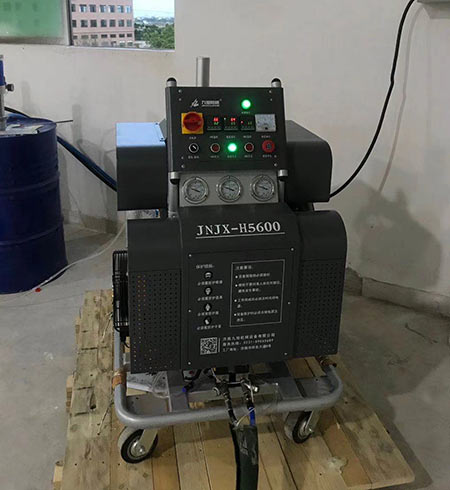 聚脲施工便攜式噴涂機(jī)(圖1) 聚脲施工便攜式噴涂機(jī)